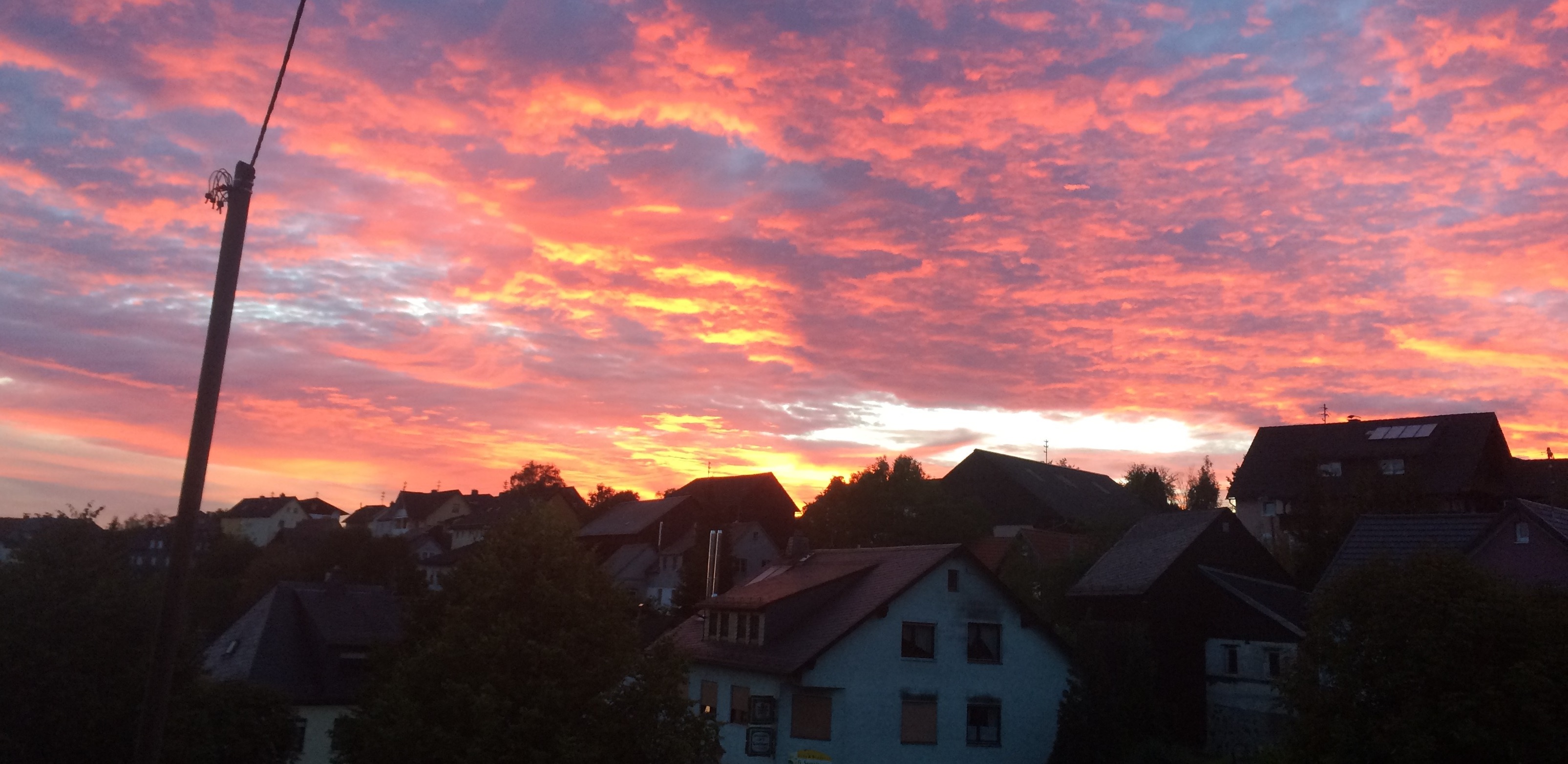 Abendrot über den Dächern von Nurn