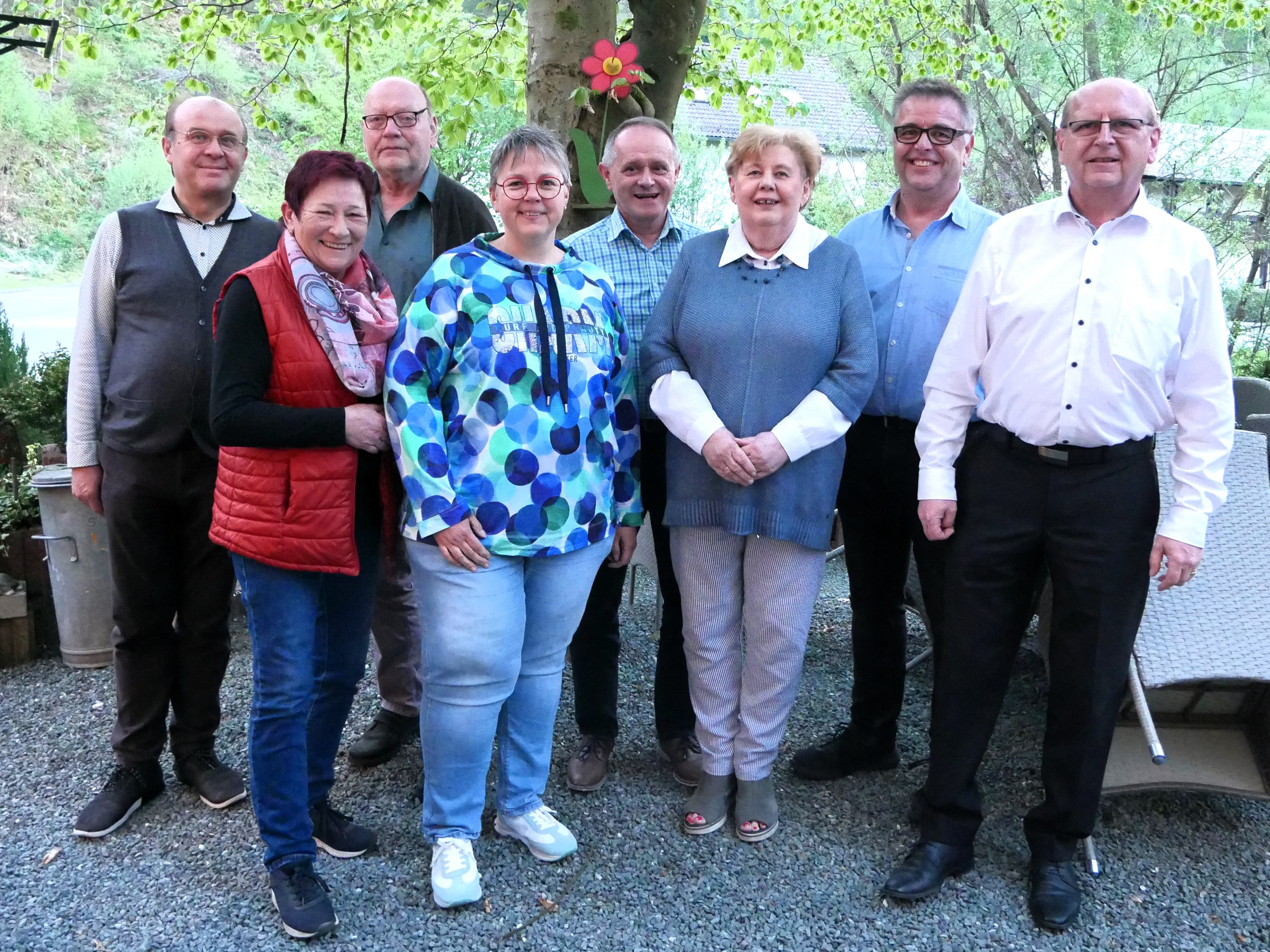 Ehrungen für langjährige Mitgliedschaft wurden im Rahmen der Jahreshauptversammlung des SPD Ortsvereins Steinwiesen durchgeführt. Von links Kreisvorsitzender Ralph Pohl, Margita Baaser, Volker Naser, Ramona Smettane, Michael Rüger, 2. Vors. Brigitte Geiger, Vorsitzender Jürgen Deuerling und Alfred Kremer