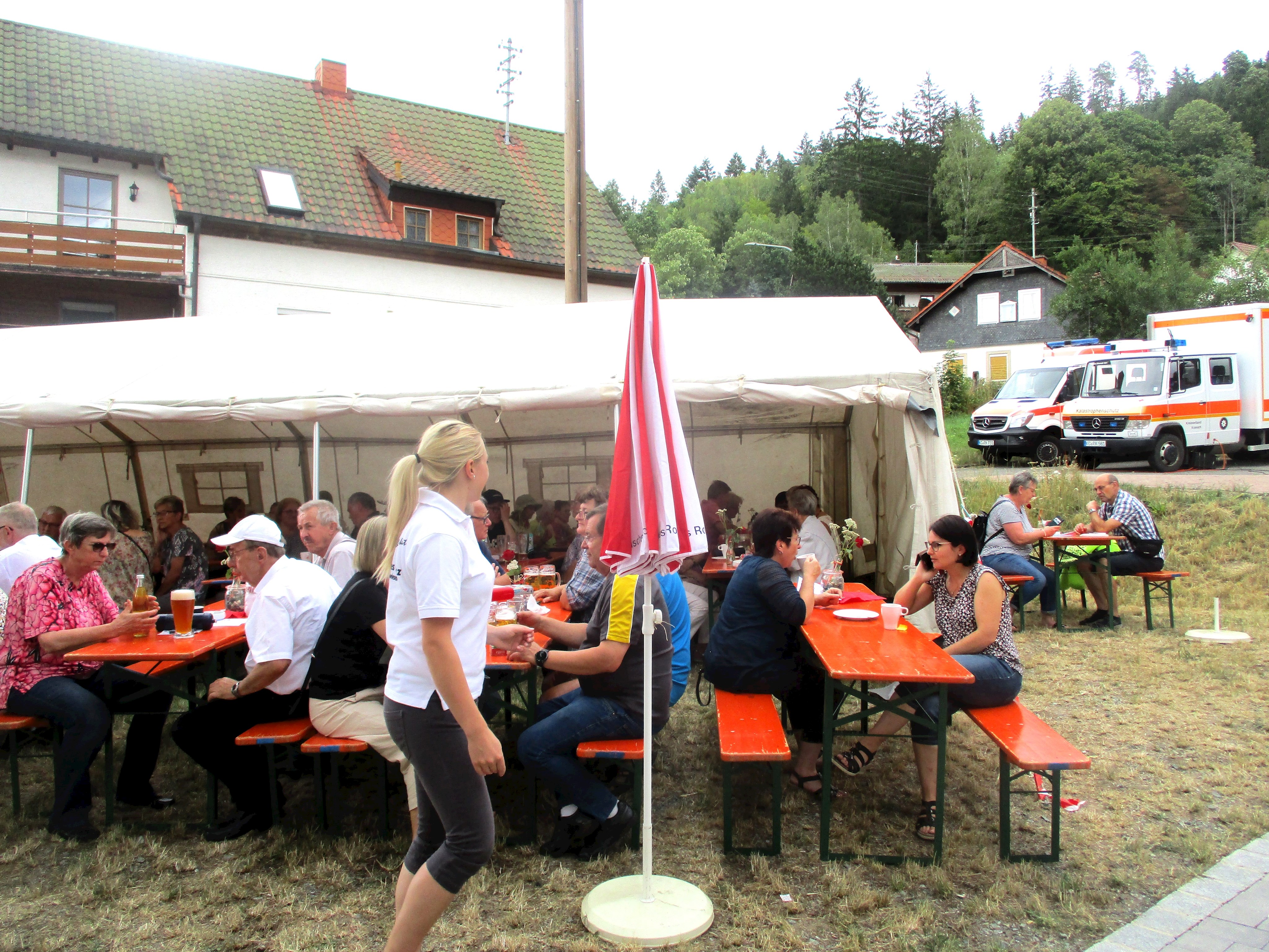 Tolle Stimmung beim Gartenfest der BRK-Bereitschaft Steinwiesen beim letzten Fest 2023