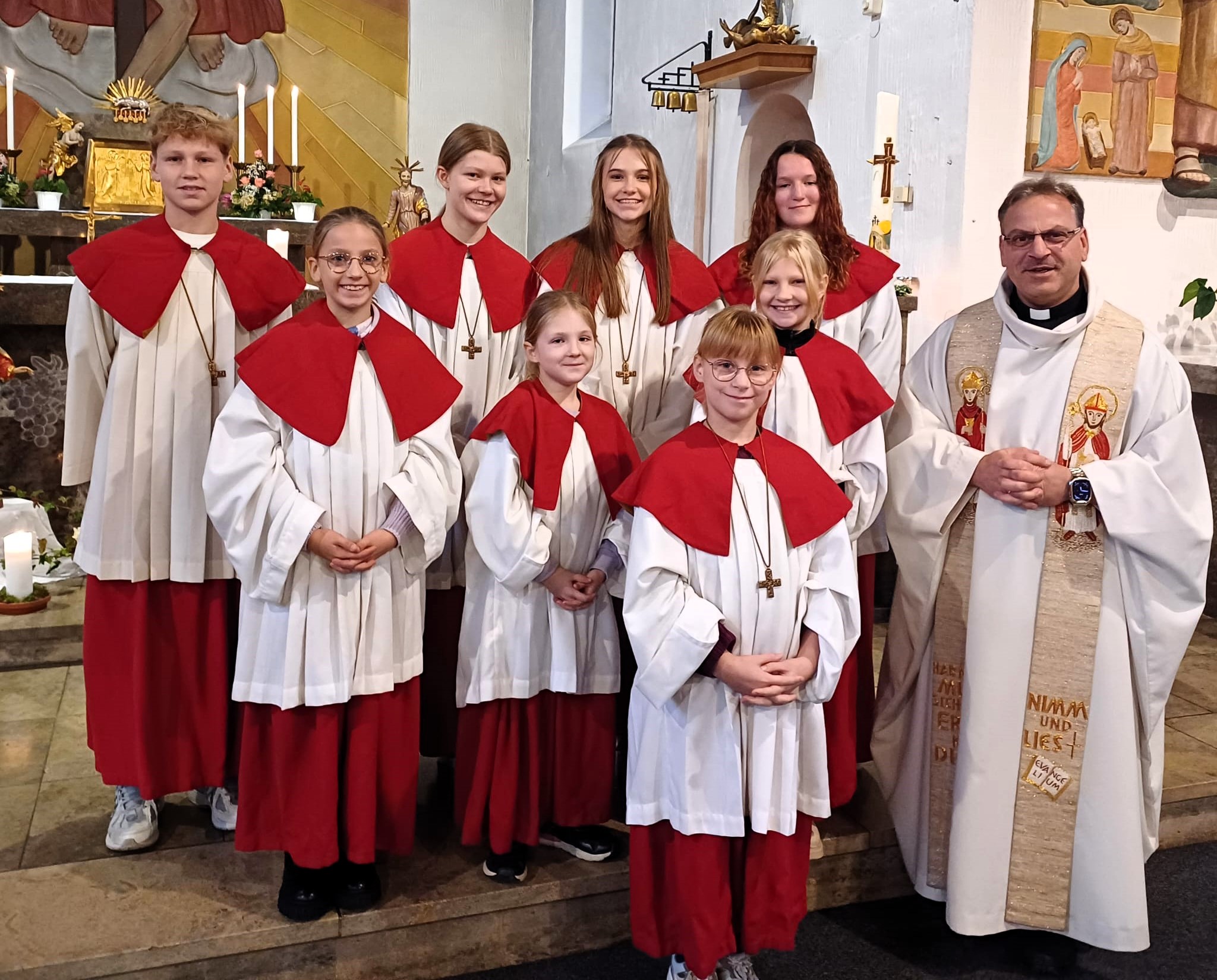 Tabea Greser in den Kreis der Ministranten von St. Michael aufgenommen 